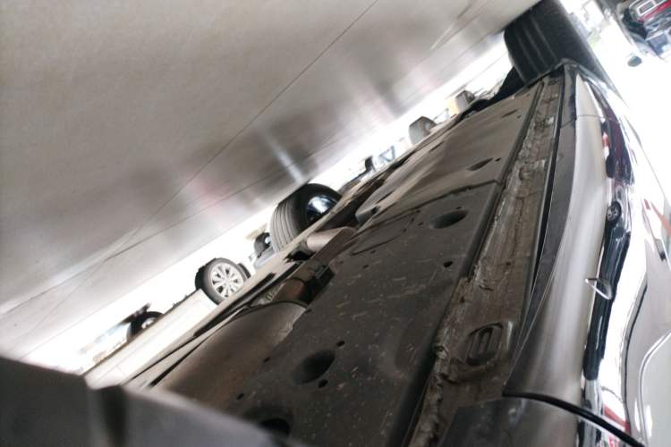Used Volkswagen Tavendor 2023 380TSI Four-Wheel Drive R-Line First Edition Left Side Sill