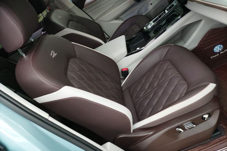 Used Volkswagen Tavendor 2023 380TSI Four-Wheel Drive R-Line First Edition Right Front Seat