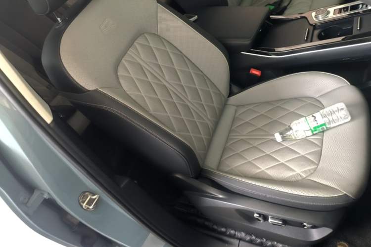 Used Volkswagen Tavendor 2023 380TSI Four-Wheel Drive R-Line Cruise Edition Right Front Seat