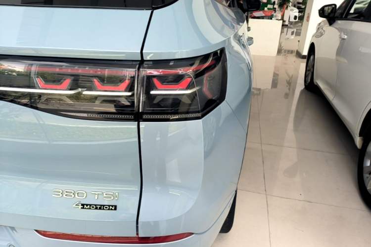 Used Volkswagen Tavendor 2023 380TSI Four-Wheel Drive R-Line Cruise Edition Right Rear Taillight