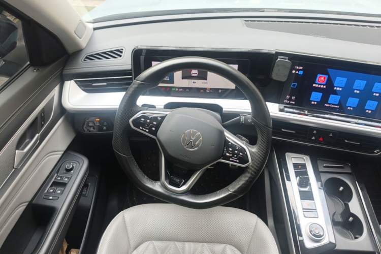 Used Volkswagen Tavendor 2023 380TSI Four-Wheel Drive R-Line First Edition Steering Wheel