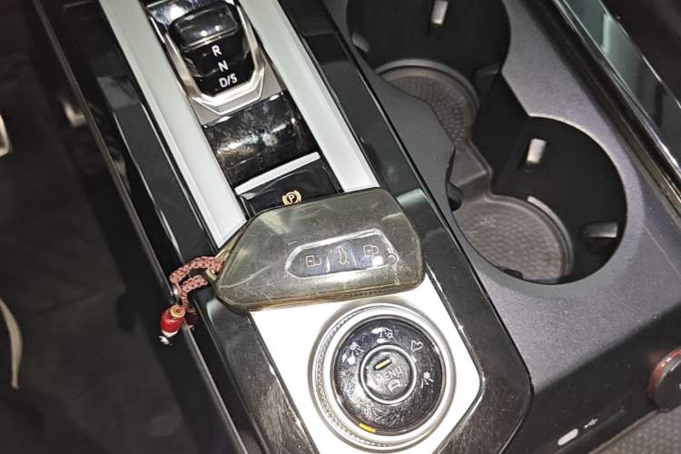 Used Volkswagen Tavendor 2023 380TSI Four-Wheel Drive R-Line First Edition Vehicle Key