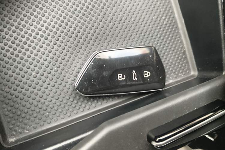 Used Volkswagen Tavendor 2023 380TSI Four-Wheel Drive R-Line First Edition Vehicle Key