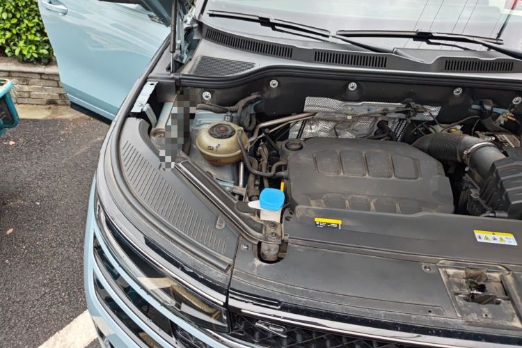 Used Volkswagen Tavendor 2023 380TSI All-Wheel Drive R-Line Journey Edition Engine Bay Right