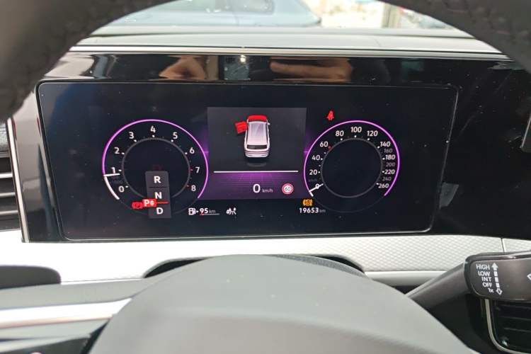 Used Volkswagen Tavendor 2023 380TSI All-Wheel Drive R-Line Journey Edition Instrument Cluster