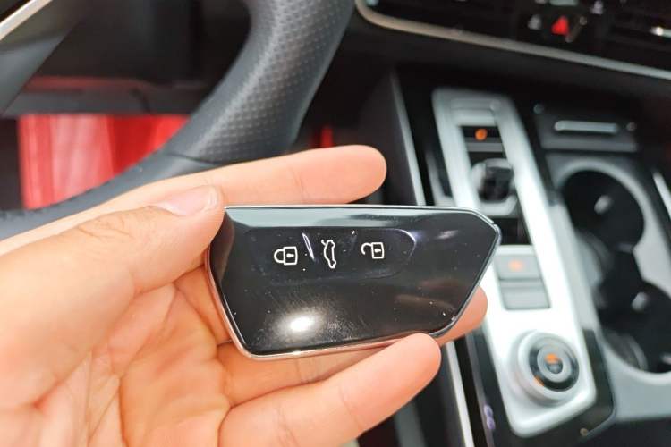 Used Volkswagen Tavendor 2023 380TSI All-Wheel Drive R-Line Journey Edition Vehicle Key