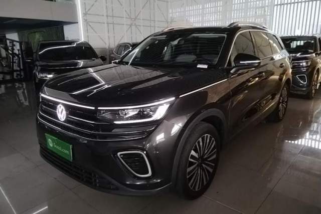 Used Volkswagen Tavendor 2023 330TSI Luxury Touring Edition