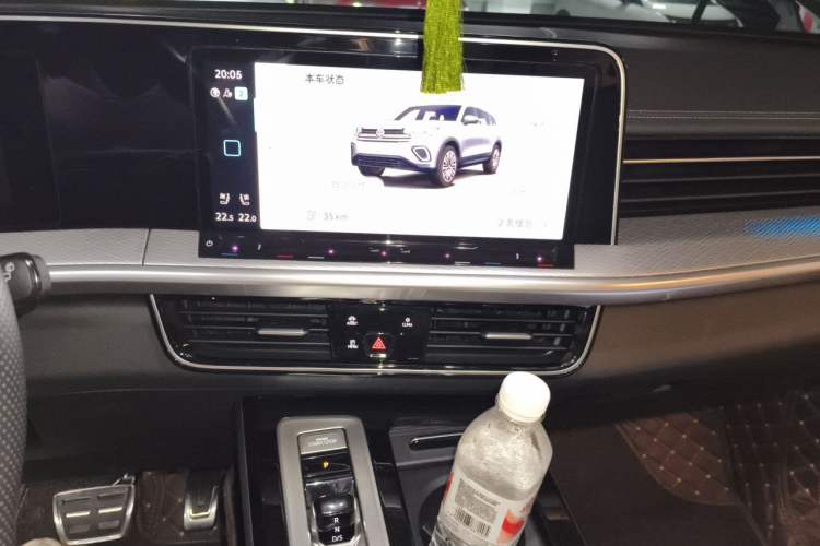 Used Volkswagen Tavendor 2023 380TSI Four-Wheel Drive R-Line First Edition Audio And AC Panel