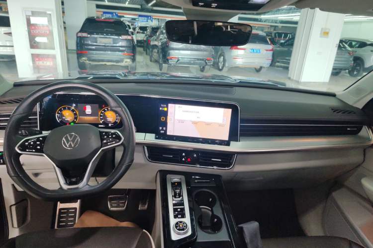 Used Volkswagen Tavendor 2023 380TSI Four-Wheel Drive R-Line Cruise Edition Audio And AC Panel
