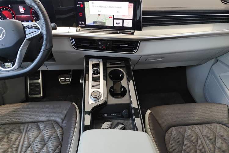 Used Volkswagen Tavendor 2023 380TSI Four-Wheel Drive R-Line Cruise Edition Audio And AC Panel