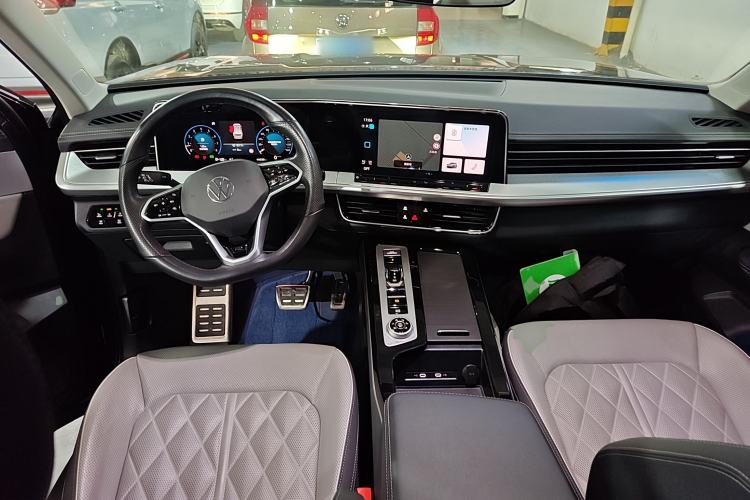 Used Volkswagen Tavendor 2023 380TSI Four-Wheel Drive R-Line Cruise Edition Center Console