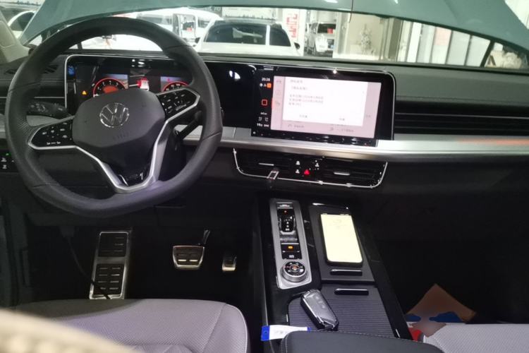 Used Volkswagen Tavendor 2023 380TSI Four-Wheel Drive R-Line Cruise Edition Center Console
