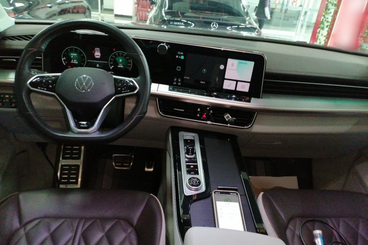 Used Volkswagen Tavendor 2023 380TSI Four-Wheel Drive R-Line Cruise Edition Center Console