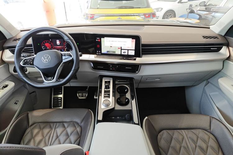 Used Volkswagen Tavendor 2023 380TSI Four-Wheel Drive R-Line Cruise Edition Center Console