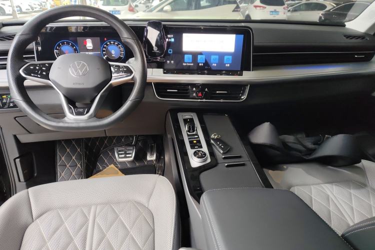 Used Volkswagen Tavendor 2023 380TSI Four-Wheel Drive R-Line Cruise Edition Center Console