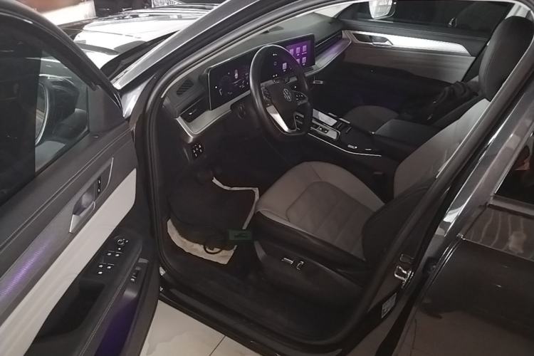 Used Volkswagen Tavendor 2023 330TSI Luxury Touring Edition Driver Seat