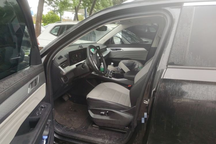 Used Volkswagen Tavendor 2023 330TSI Luxury Touring Edition Driver Seat