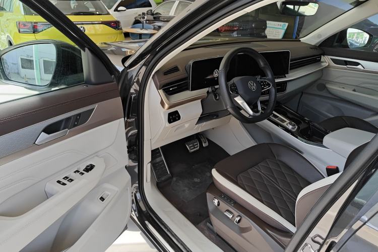Used Volkswagen Tavendor 2023 380TSI Four-Wheel Drive R-Line Cruise Edition Driver Seat