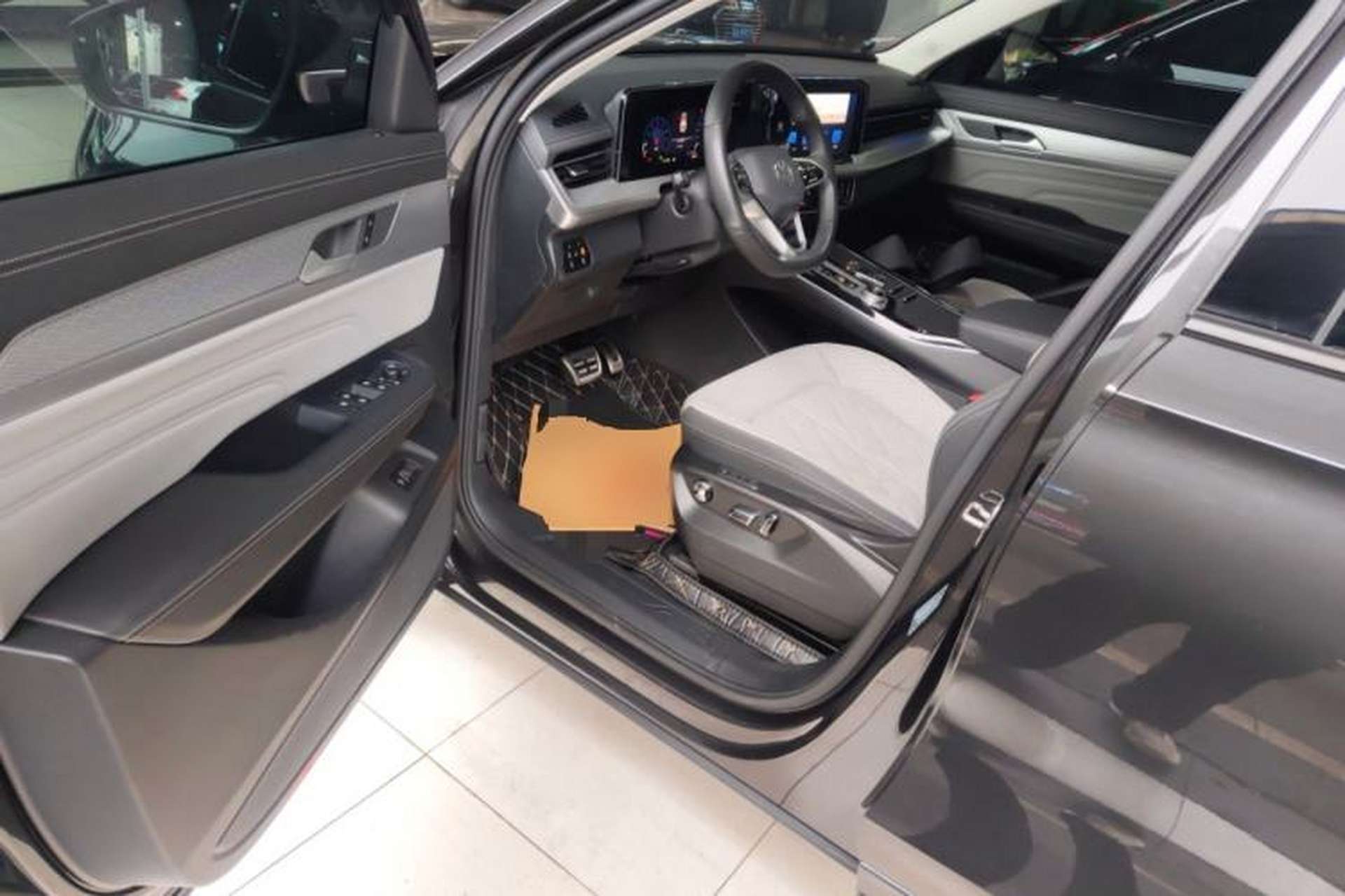 Used Volkswagen Tavendor 2023 380TSI Four-Wheel Drive R-Line Cruise Edition Driver Seat