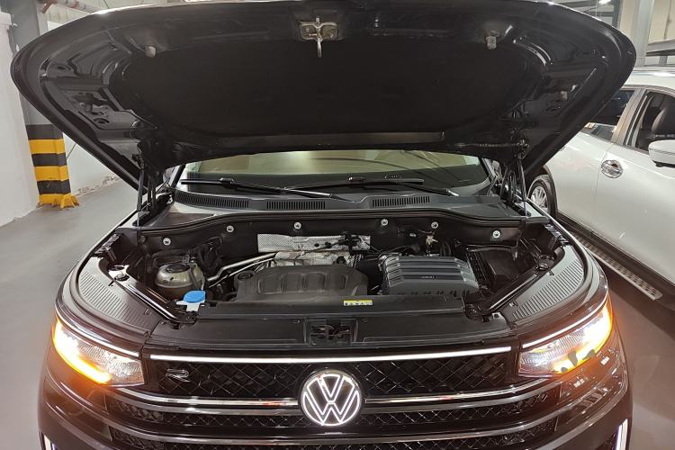 Used Volkswagen Tavendor 2023 380TSI Four-Wheel Drive R-Line Cruise Edition Engine Bay