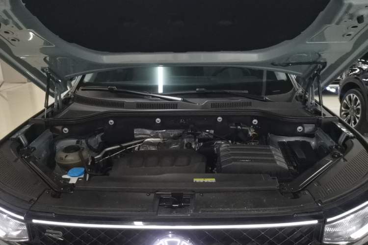 Used Volkswagen Tavendor 2023 380TSI Four-Wheel Drive R-Line Cruise Edition Engine Bay