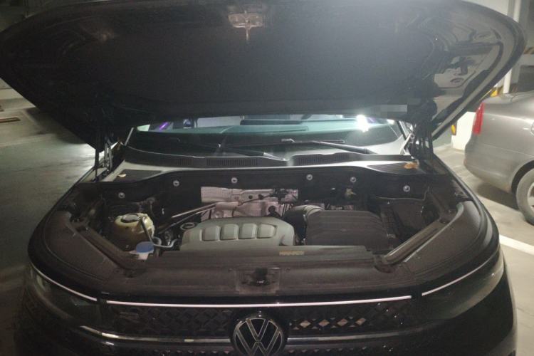 Used Volkswagen Tavendor 2023 380TSI Four-Wheel Drive R-Line Cruise Edition Engine Bay