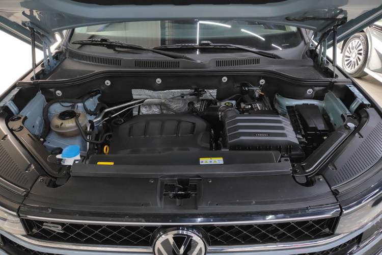 Used Volkswagen Tavendor 2023 380TSI Four-Wheel Drive R-Line First Edition Engine Bay