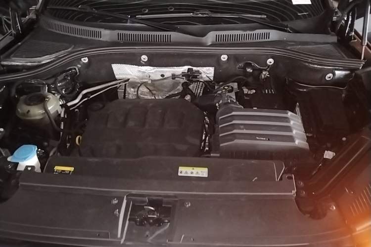 Used Volkswagen Tavendor 2023 330TSI Luxury Touring Edition Engine Bay