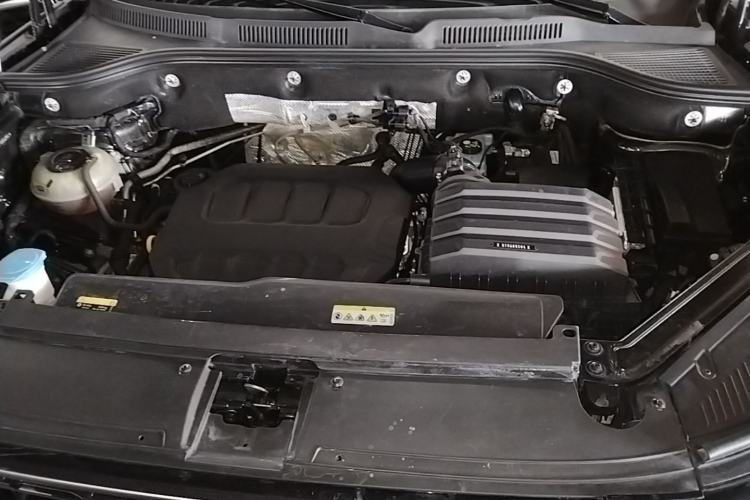 Used Volkswagen Tavendor 2023 330TSI Luxury Touring Edition Engine Bay