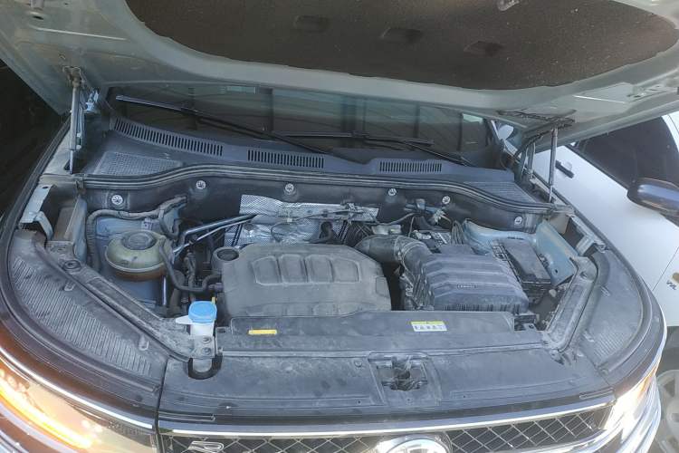 Used Volkswagen Tavendor 2023 380TSI All-Wheel Drive R-Line Journey Edition Engine Bay