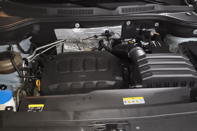 Used Volkswagen Tavendor 2023 380TSI Four-Wheel Drive R-Line First Edition Engine Bay