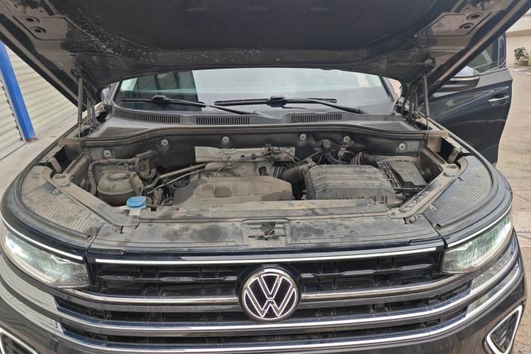 Used Volkswagen Tavendor 2023 330TSI Luxury Touring Edition Engine Bay