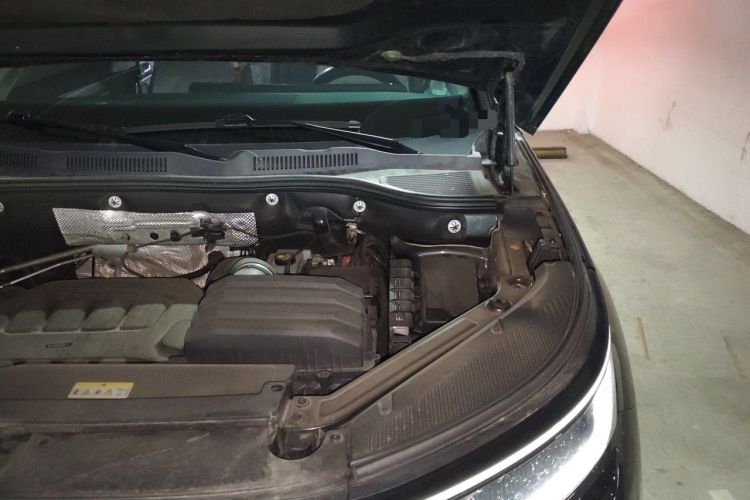 Used Volkswagen Tavendor 2023 380TSI Four-Wheel Drive R-Line First Edition Engine Bay Left