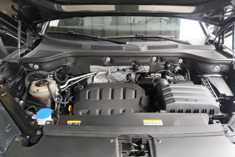 Used Volkswagen Tavendor 2023 380TSI Four-Wheel Drive R-Line Cruise Edition Engine Bay