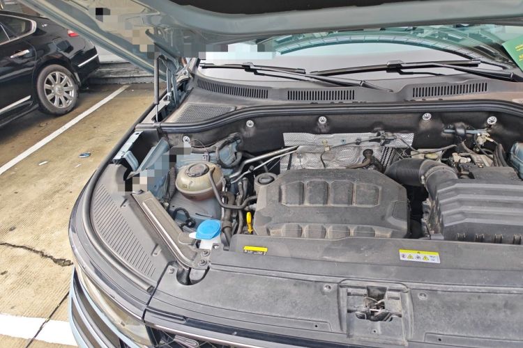Used Volkswagen Tavendor 2023 380TSI Four-Wheel Drive R-Line Cruise Edition Engine Bay Right