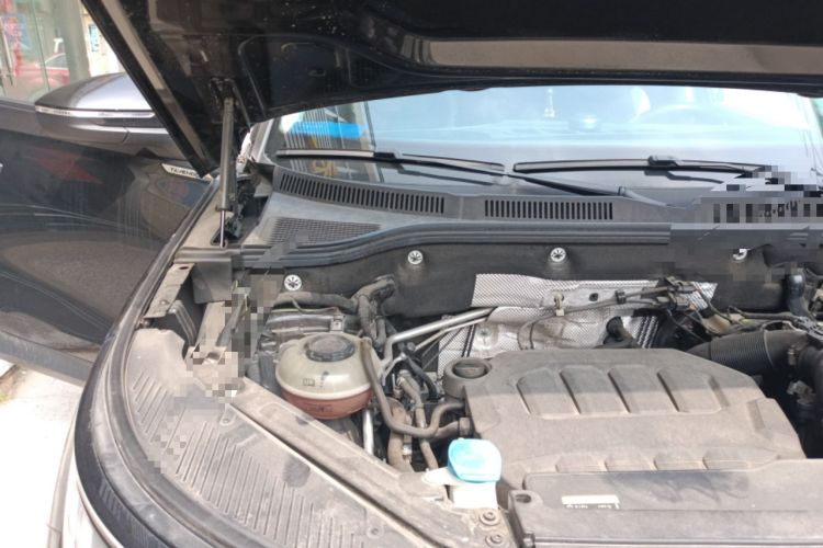 Used Volkswagen Tavendor 2023 330TSI Luxury Touring Edition Engine Bay Right