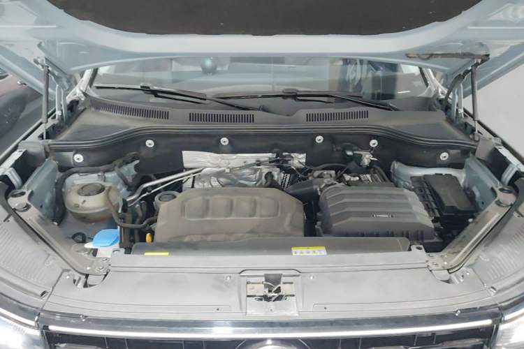 Used Volkswagen Tavendor 2023 330TSI Luxury Touring Edition Engine Bay