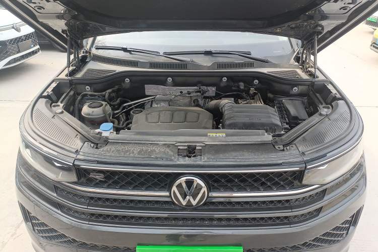Used Volkswagen Tavendor 2023 380TSI Four-Wheel Drive R-Line Cruise Edition Engine Bay