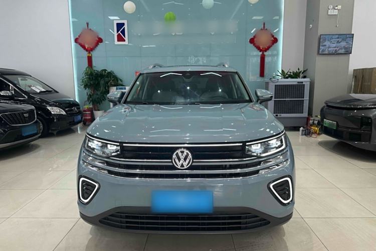 Used Volkswagen Tavendor 2023 330TSI Luxury Touring Edition Exterior 2