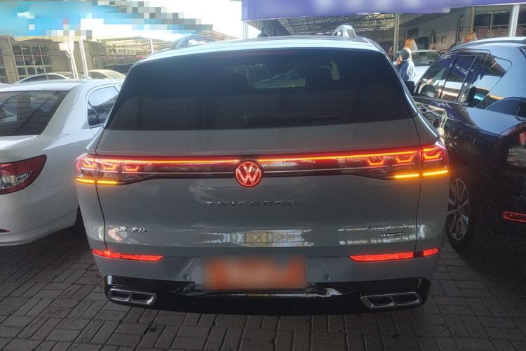 Used Volkswagen Tavendor 2023 380TSI All-Wheel Drive R-Line Journey Edition Exterior 4