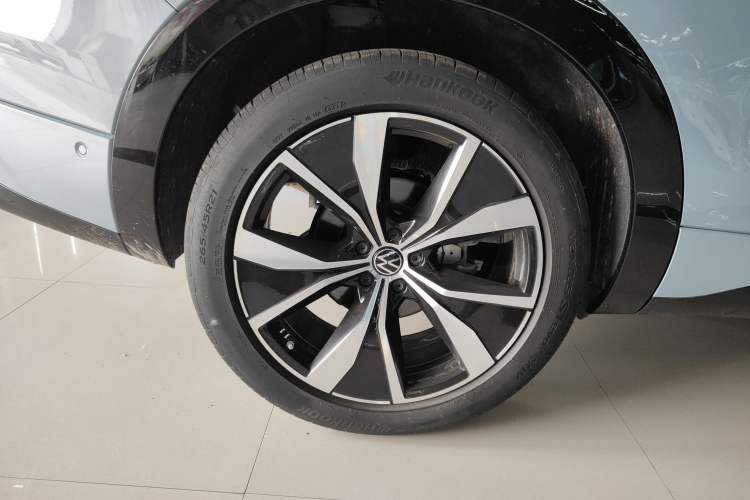 Used Volkswagen Tavendor 2023 380TSI Four-Wheel Drive R-Line First Edition Exterior 5