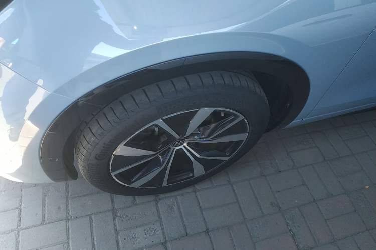 Used Volkswagen Tavendor 2023 380TSI All-Wheel Drive R-Line Journey Edition Exterior 7