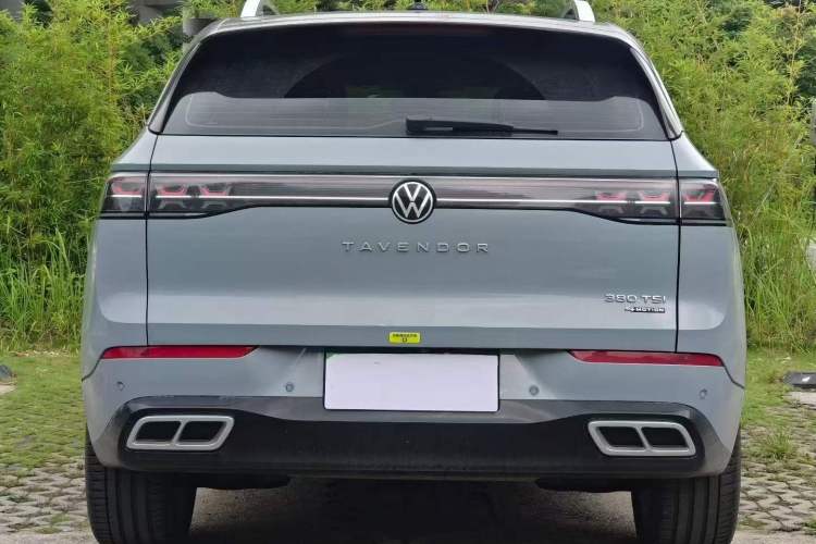 Used Volkswagen Tavendor 2023 380TSI All-Wheel Drive R-Line Journey Edition Exterior 8