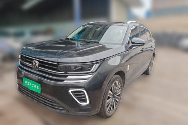 Used Volkswagen Tavendor 2023 330TSI Luxury Touring Edition