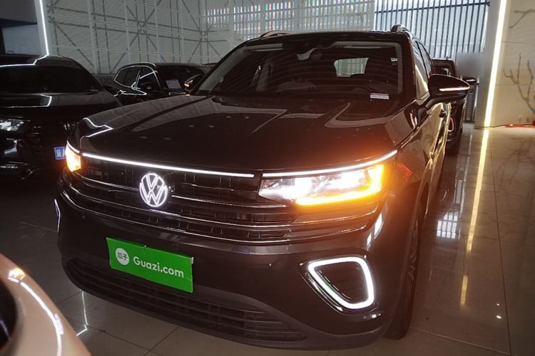 Used Volkswagen Tavendor 2023 330TSI Luxury Touring Edition Front