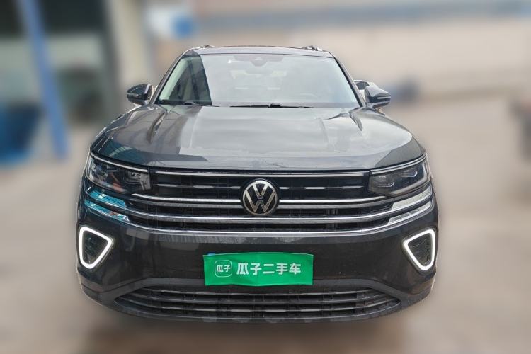 Used Volkswagen Tavendor 2023 330TSI Luxury Touring Edition Front