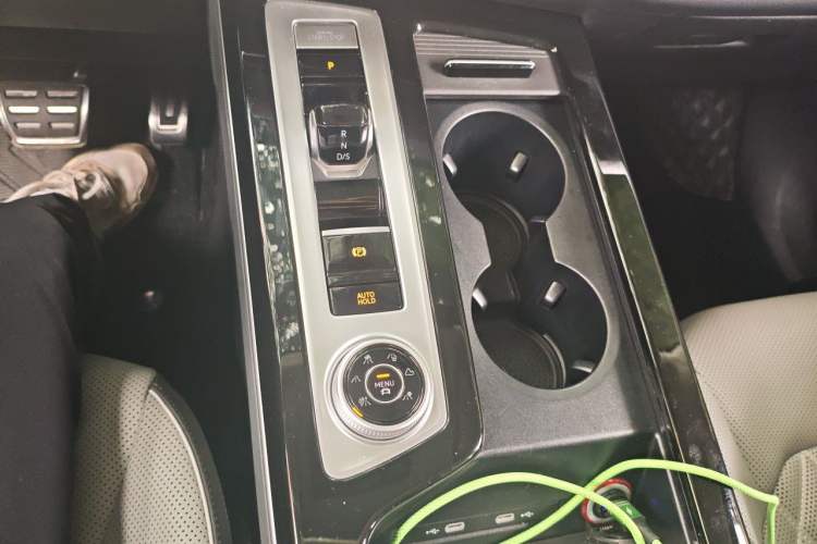 Used Volkswagen Tavendor 2023 380TSI Four-Wheel Drive R-Line Cruise Edition Gear Lever