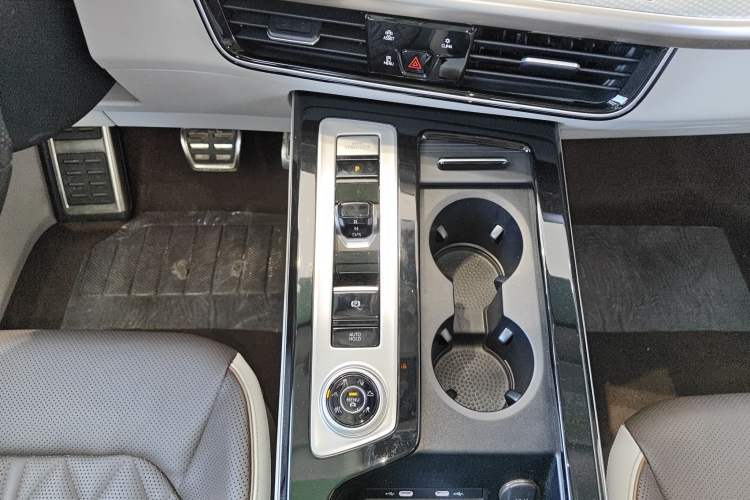 Used Volkswagen Tavendor 2023 380TSI Four-Wheel Drive R-Line Cruise Edition Gear Lever