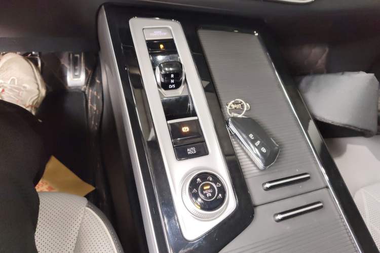 Used Volkswagen Tavendor 2023 380TSI Four-Wheel Drive R-Line Cruise Edition Gear Lever