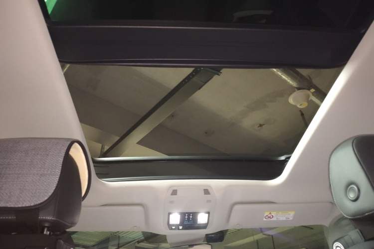 Used Volkswagen Tavendor 2023 380TSI Four-Wheel Drive R-Line Cruise Edition Headliner